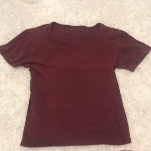 Maroon short sleeve T-shirt
